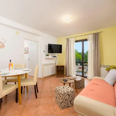 Silvana By Interhome Appartement