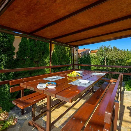 Apartamento Silvana By Interhome